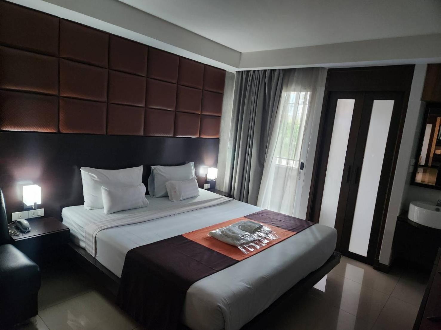 Collection O The Bangkok Cha Cha Suite Kültér fotó