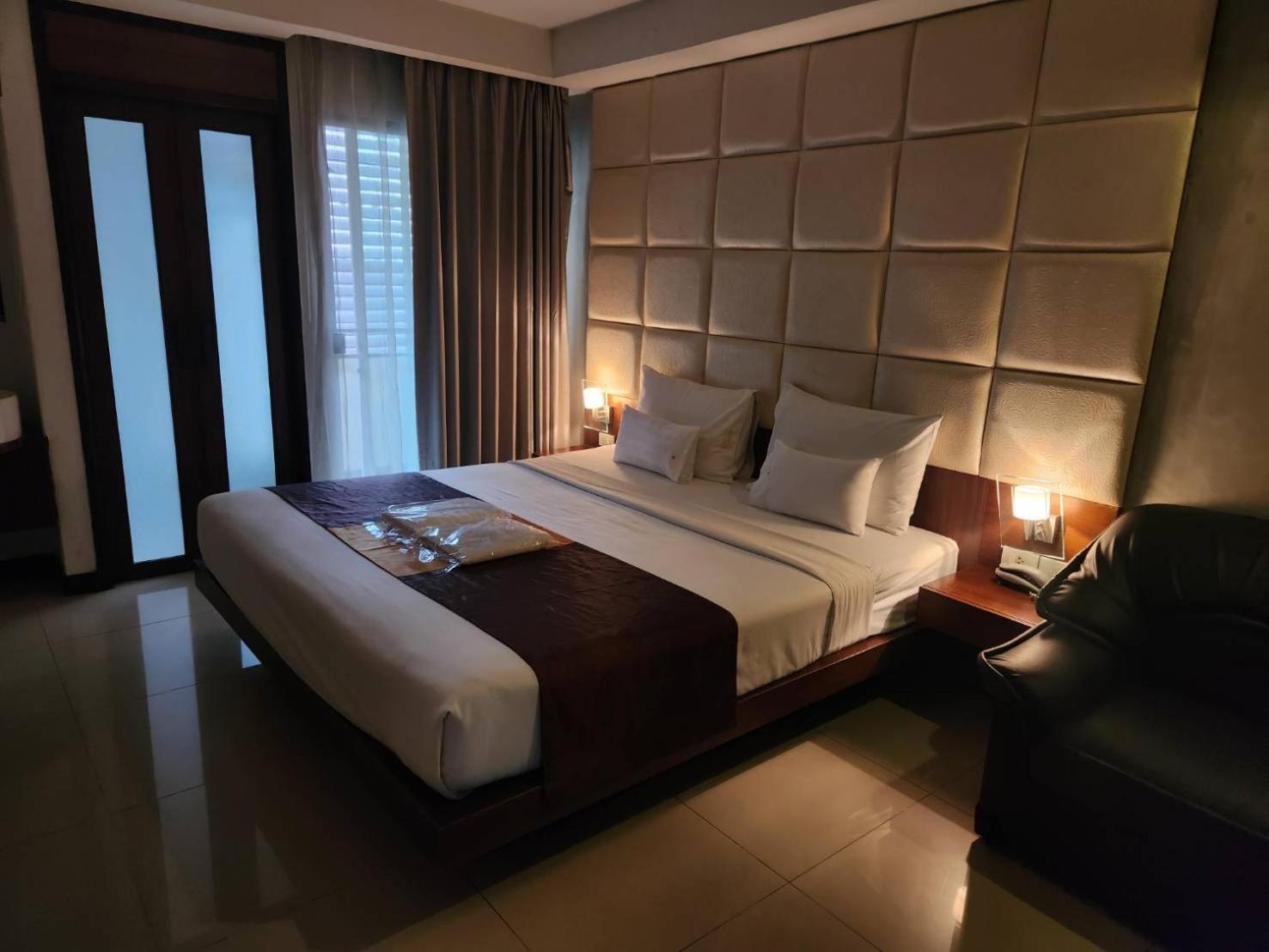 Collection O The Bangkok Cha Cha Suite Kültér fotó