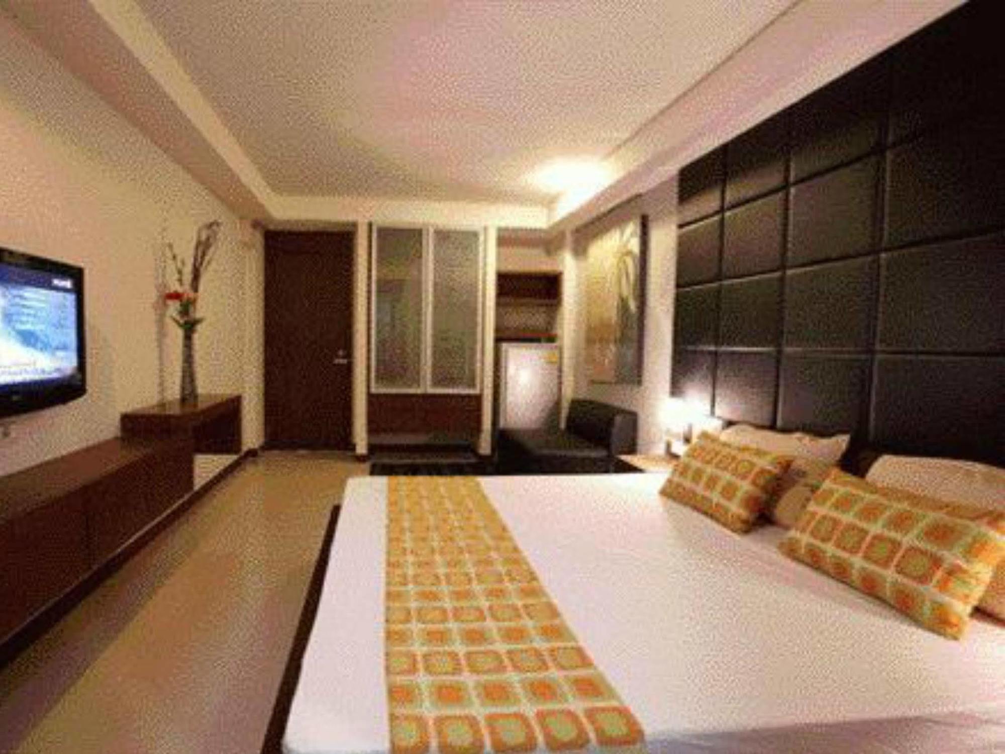 Collection O The Bangkok Cha Cha Suite Kültér fotó
